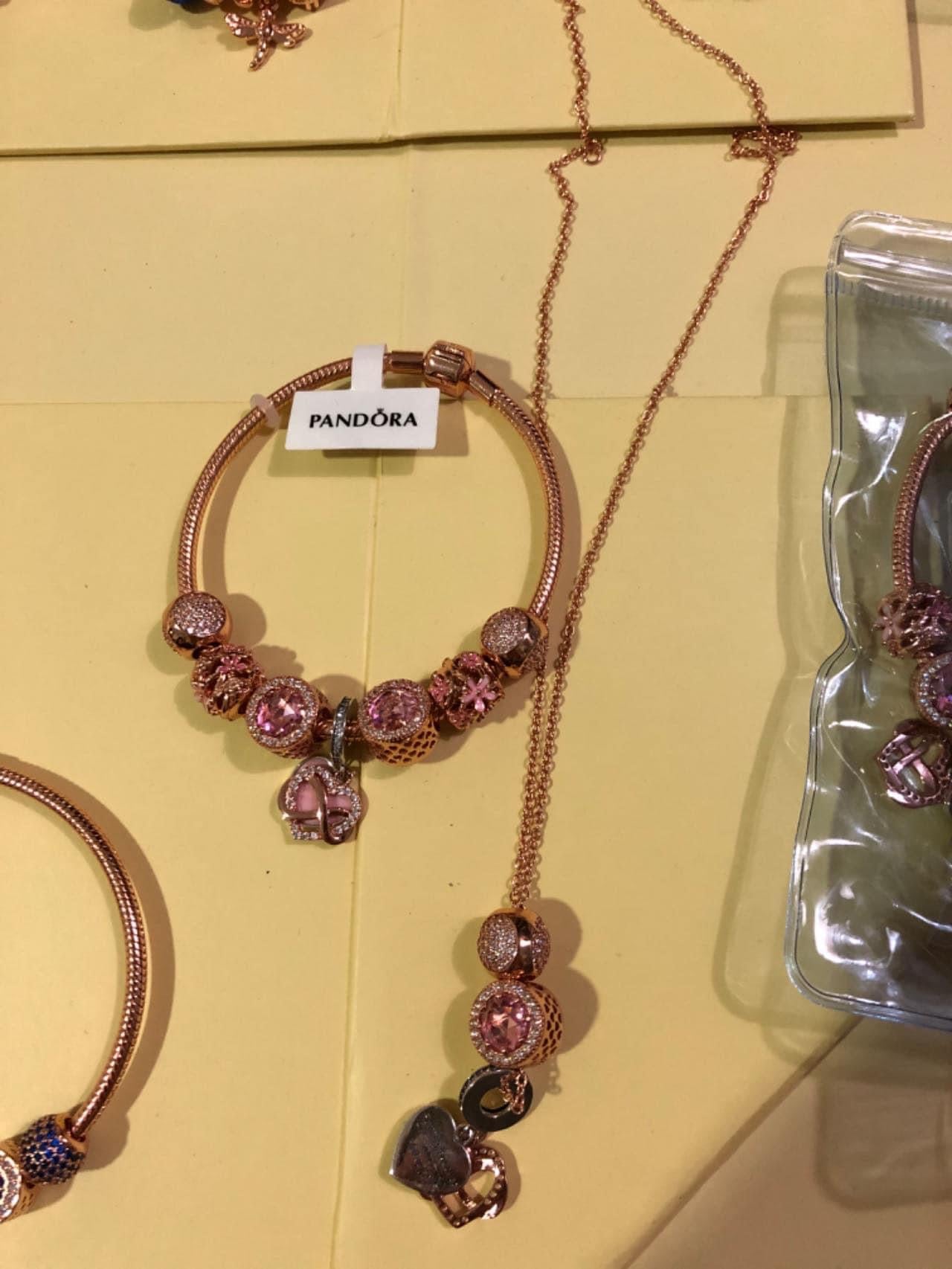 Necklace and bracelet set