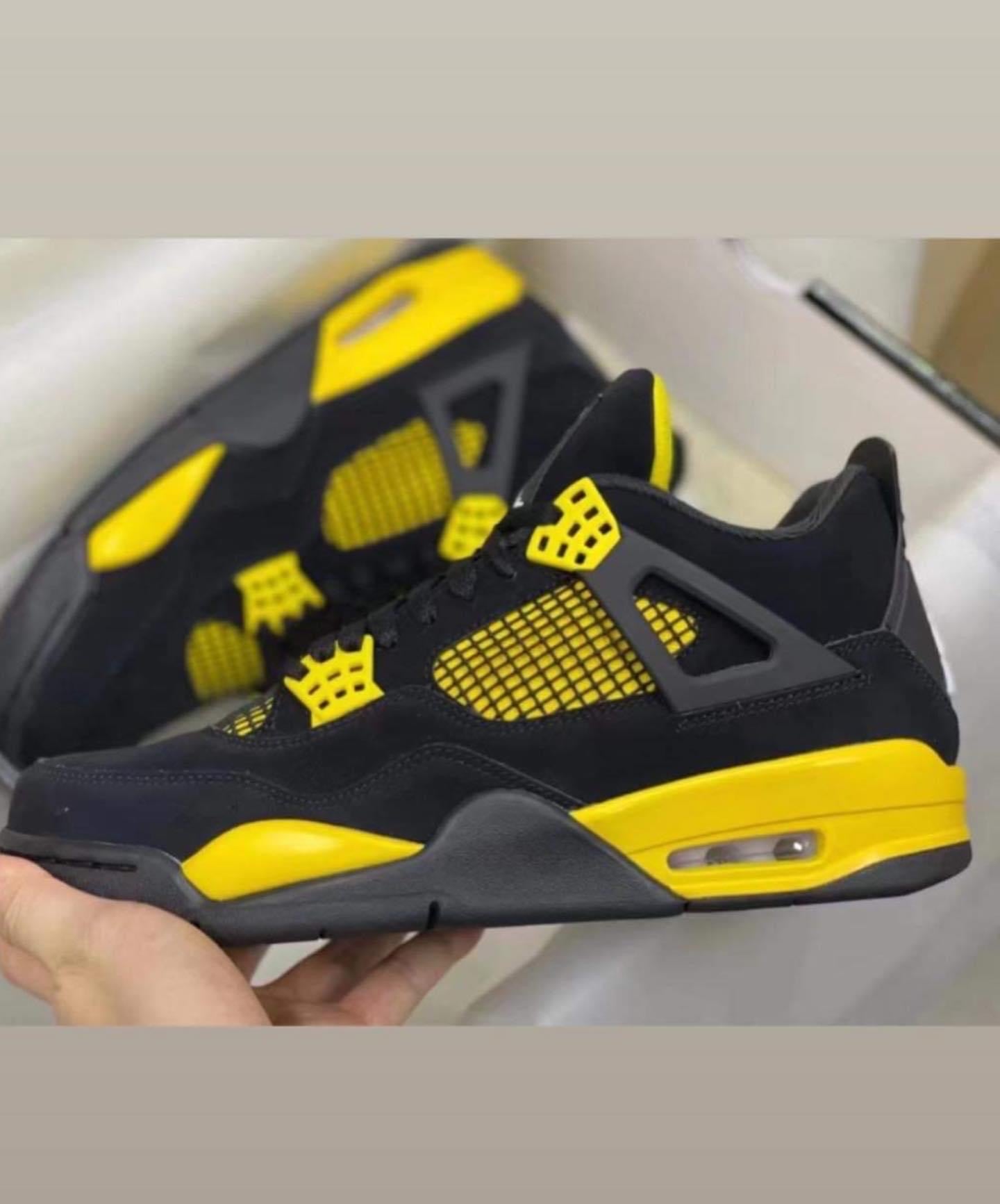 Men yellow thunder 4s