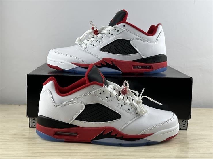 Men red 5s