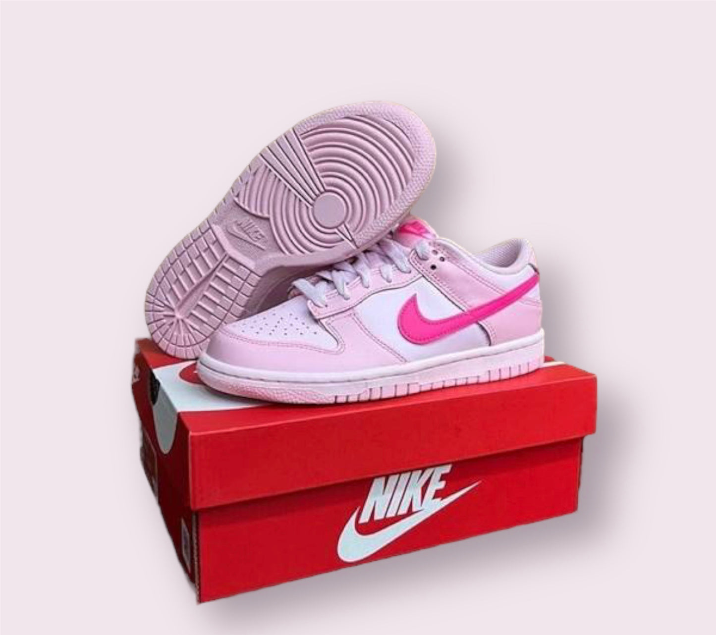 Womens Triple Pink dunks